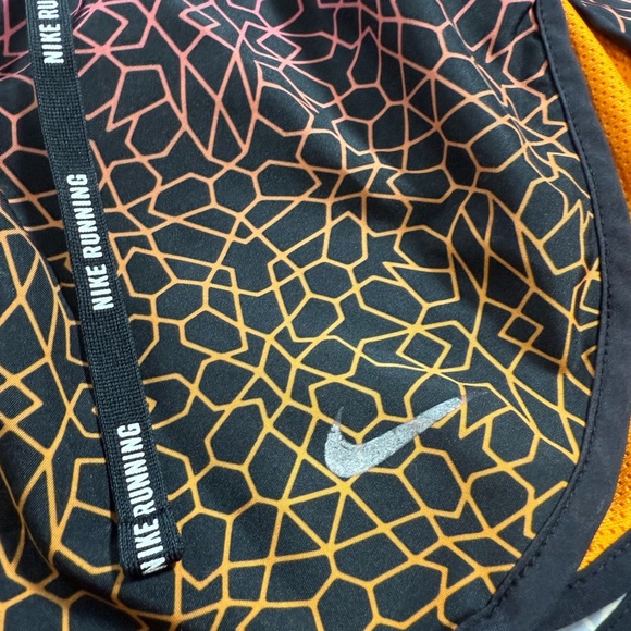 Nike Shorts Womens XS Multi-Color Starglass Printed Black Dri-Fit Activewear Gym - Picture 2 of 5